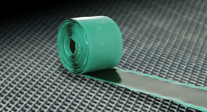 Rubber on a roll for conveyor belt repair
