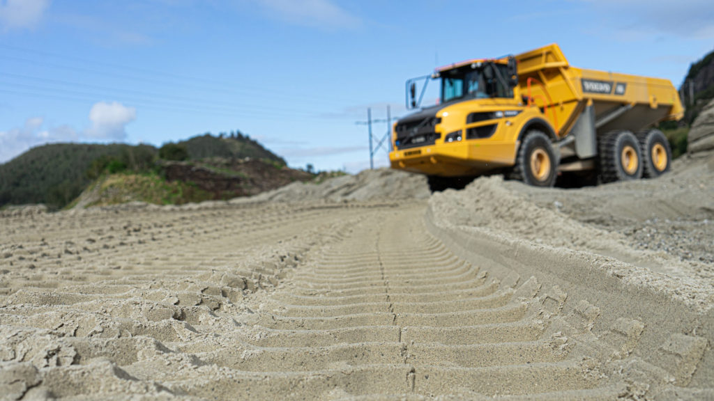 I løpet av Forsand Sandkompanis historie er det tatt ut ca. 30 millioner tonn sand.